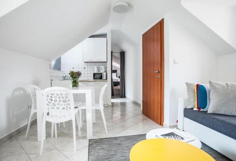 شقة غرفة واحدة, Villa Ivanka