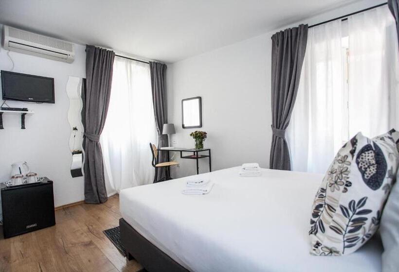 غرفة قياسية, Villa Ivanka