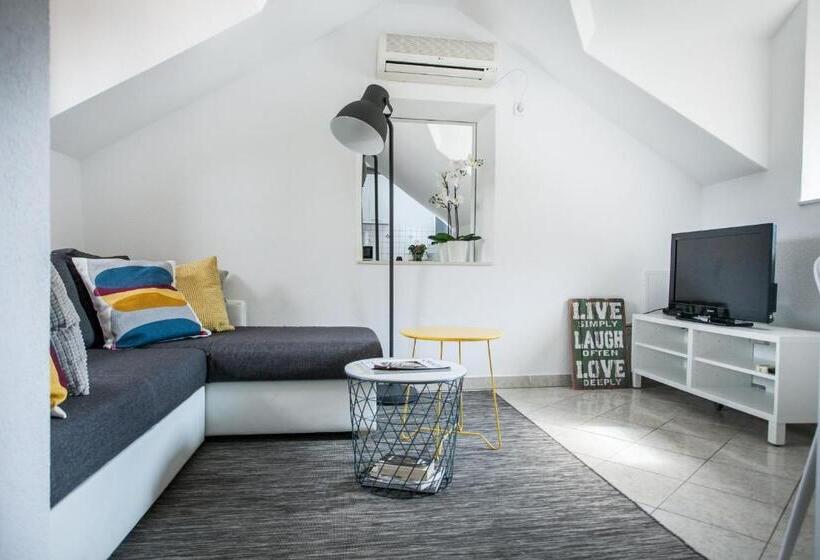 شقة غرفة واحدة, Villa Ivanka