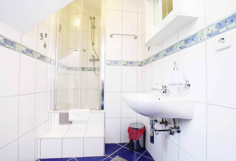 شقة غرفة واحدة, Villa Ivanka