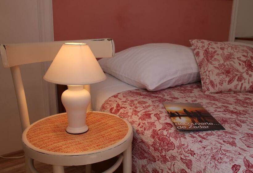 스탠다드 스튜디오, Villa Mandolina Apartments