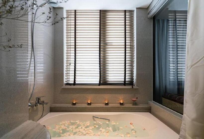 مجموعه ویستا شهر, Au Lac Legend