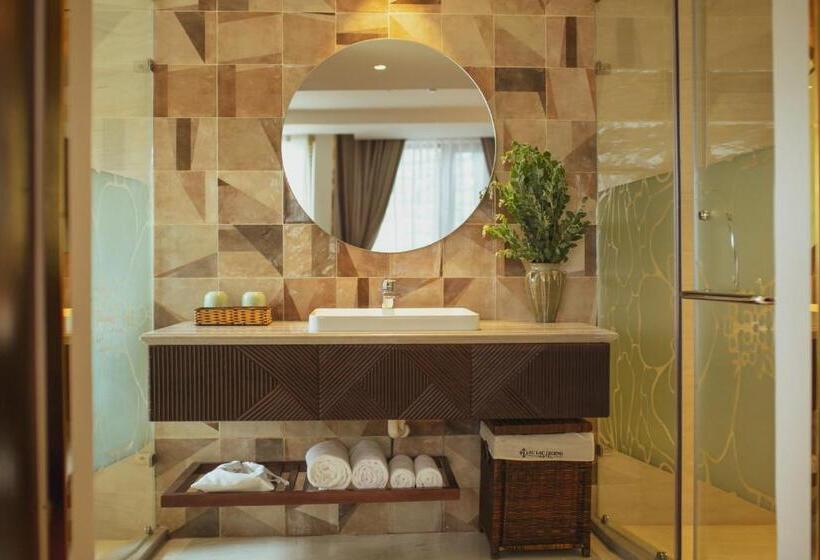 اتاق اجرایی, Au Lac Legend