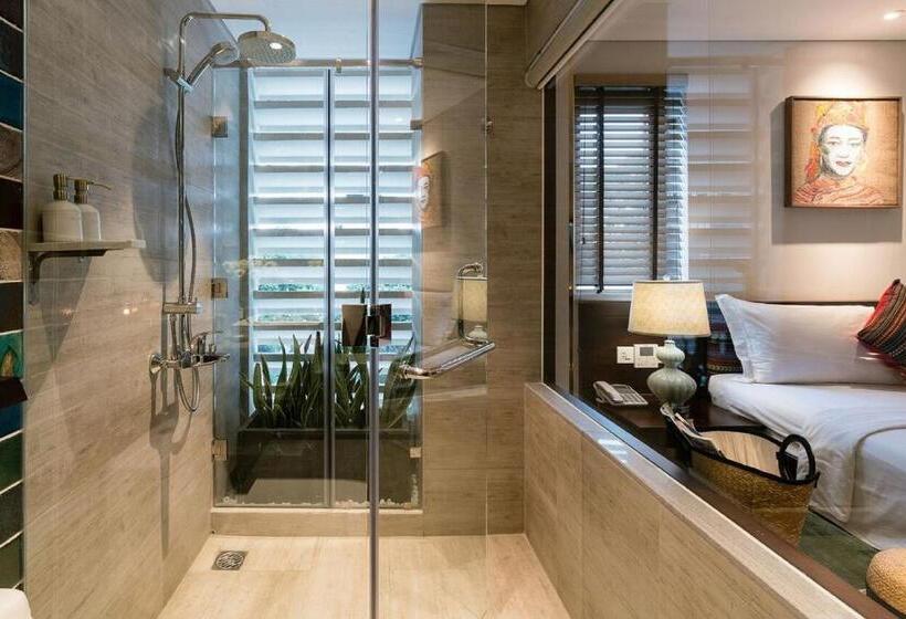 اتاق لوکس, Au Lac Legend