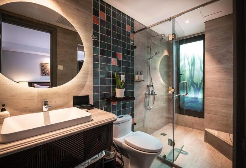 سوئیت با بالکن, Au Lac Legend