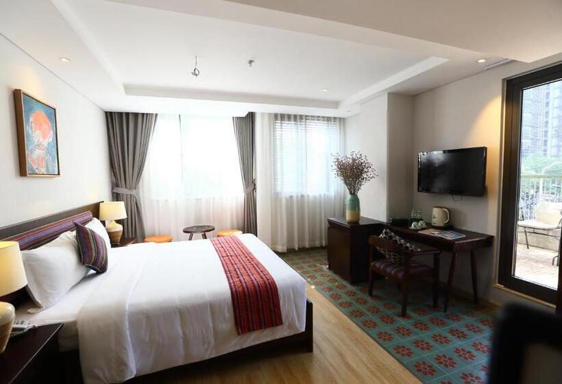 سوئیت با بالکن, Au Lac Legend