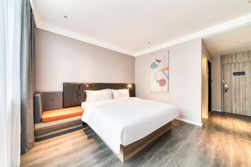 اتاق استاندارد سه نفره, Jupiter Suites