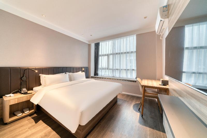 اتاق استاندارد سه نفره, Jupiter Suites