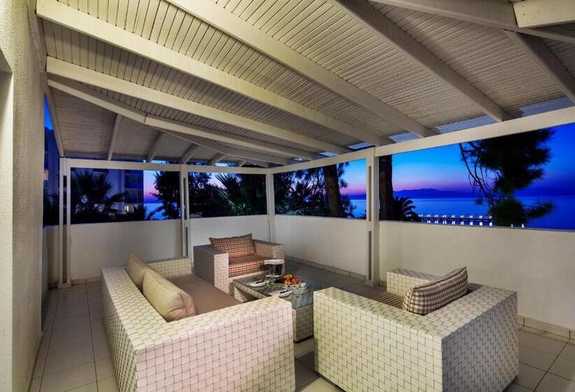 스위트 킹사이즈 침대, Le Bleu Hotel & Resort Kusadasi