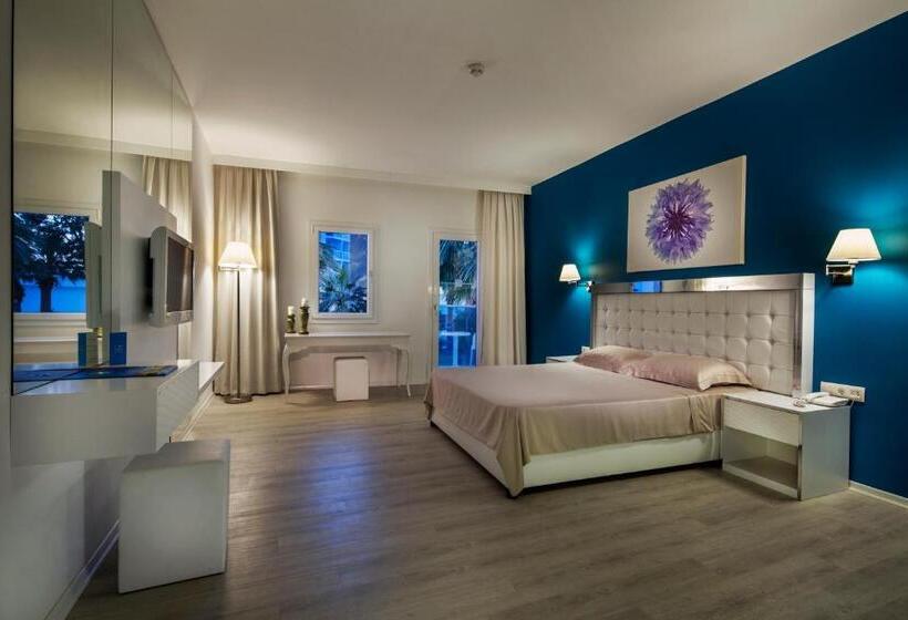 스위트 킹사이즈 침대, Le Bleu Hotel & Resort Kusadasi