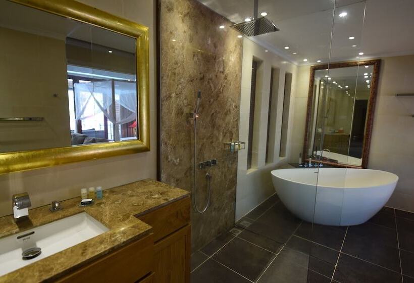 سوییت با چشمانداز استخر, Sunsea Resort