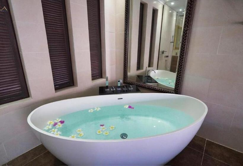 سوییت با چشمانداز استخر, Sunsea Resort