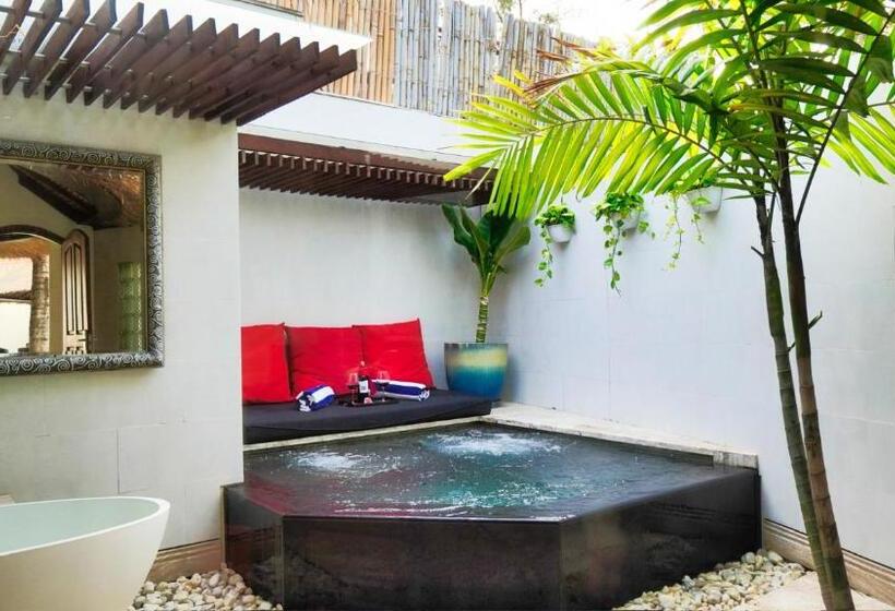 کابین, Sunsea Resort