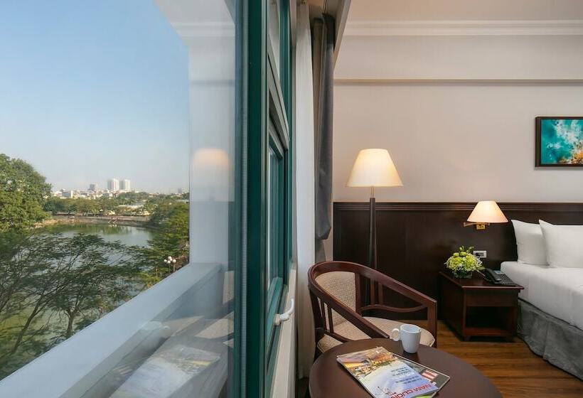 سوییت جونیور, The Tray Hotel Hai Phong