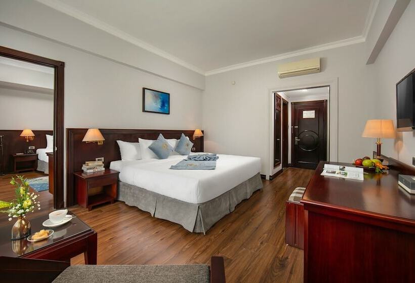 سوییت جونیور, The Tray Hotel Hai Phong
