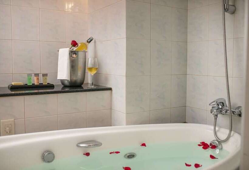 سوییت, The Tray Hotel Hai Phong