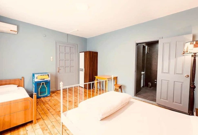 エクゼクティブトリプル, Cheers Midtown Hostel