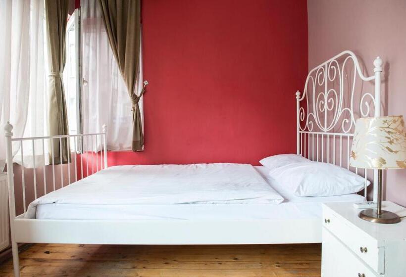 バス共有のスタンダードルーム, Cheers Midtown Hostel