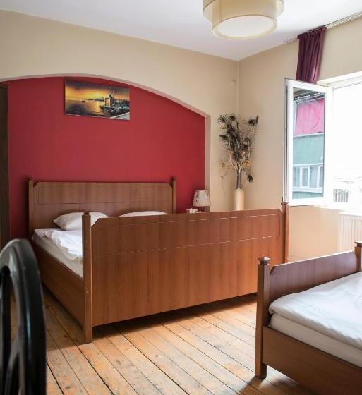 スタンダード4人部屋, Cheers Midtown Hostel