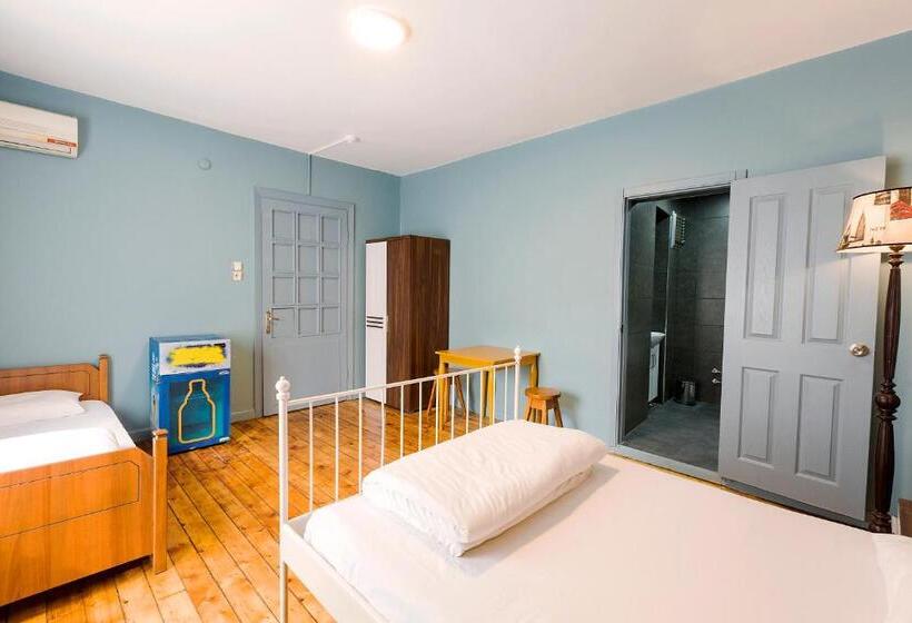 デラックストリプルルーム, Cheers Midtown Hostel