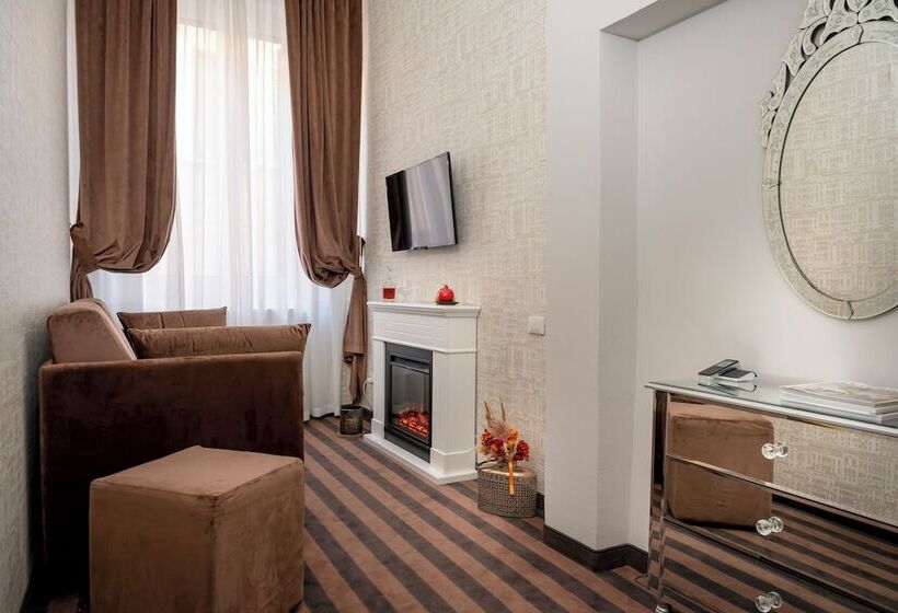 Suit Deluxe, Albergo Rossini 1936  Small & Charming