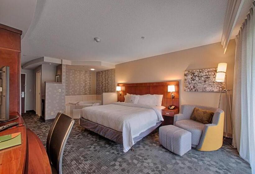 Стандартный Номер Кровать Кинг, Courtyard Wall At Monmouth Shores Corporate Park