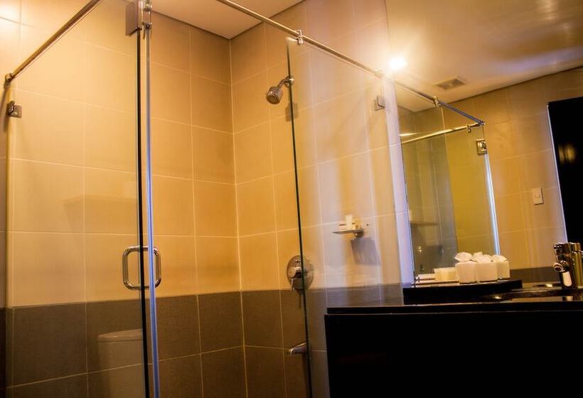 Camera Standard, Manila Grand Opera