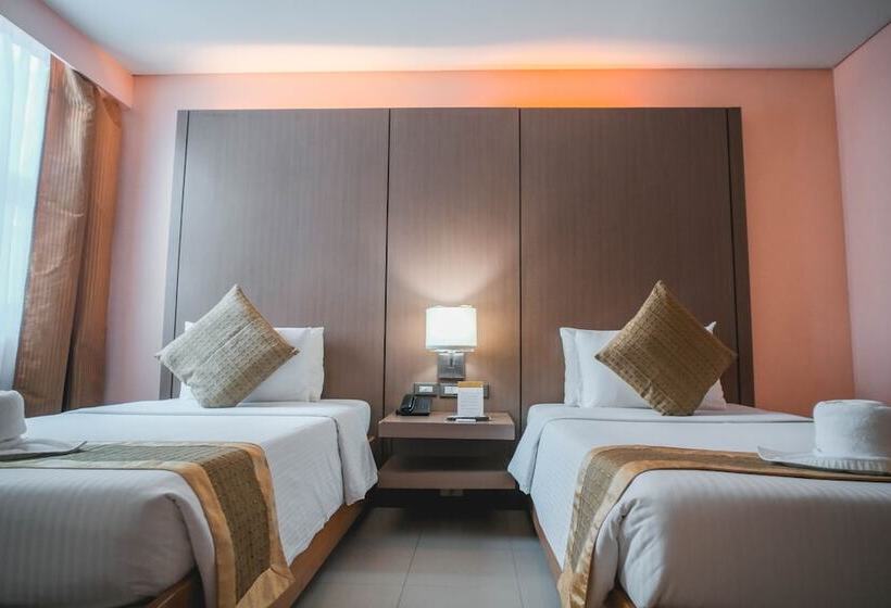 Camera Standard, Manila Grand Opera