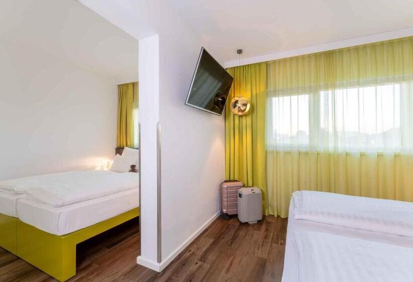 家庭间, Plaza Inn Graz