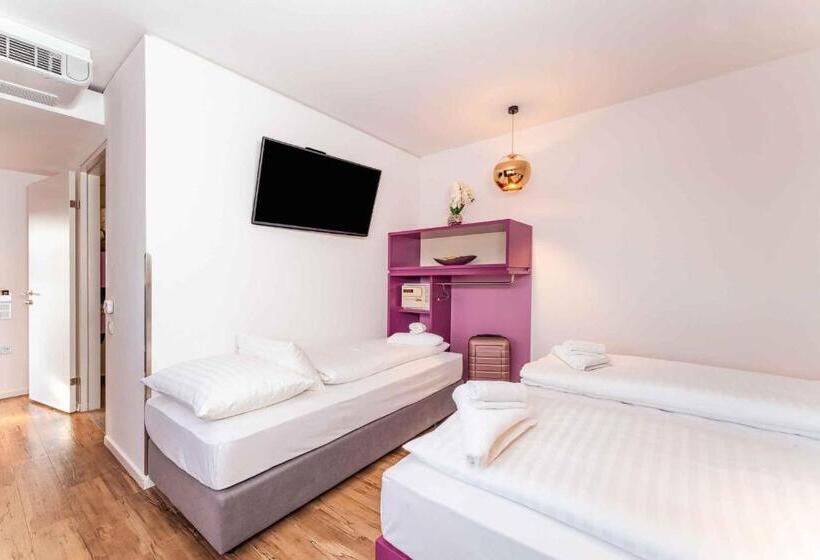 컴포트 트리플 룸, Plaza Inn Graz