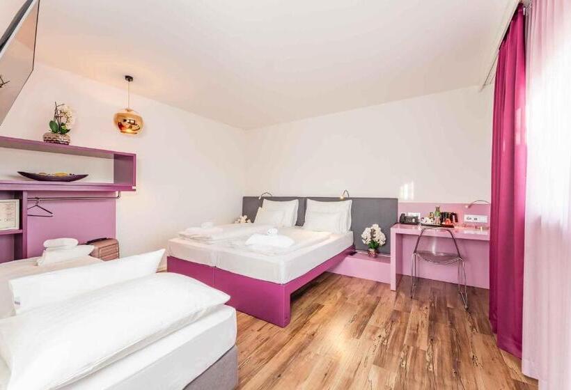 컴포트 트리플 룸, Plaza Inn Graz