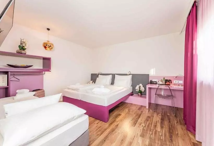 اتاق راحتی سه تخته, Plaza Inn Graz