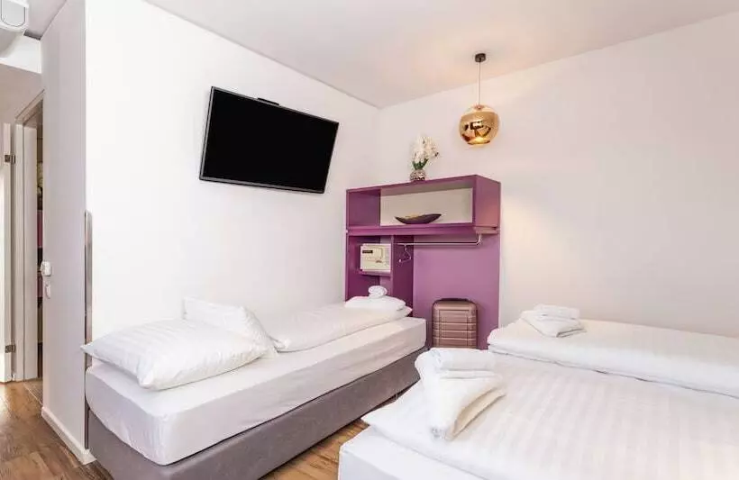 اتاق راحتی سه تخته, Plaza Inn Graz