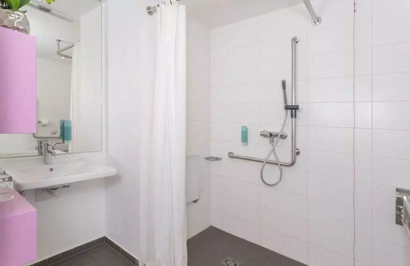 اتاق راحتی سه تخته, Plaza Inn Graz