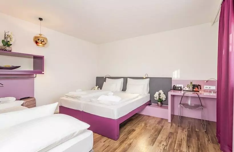 اتاق راحتی سه تخته, Plaza Inn Graz