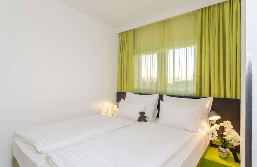 家庭间, Plaza Inn Graz