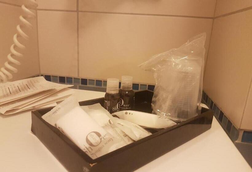 エコノミールーム, Sogni D Oro Airport