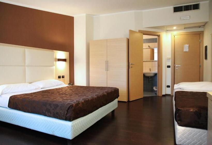 スタンダードトリプルルーム, Sogni D Oro Airport