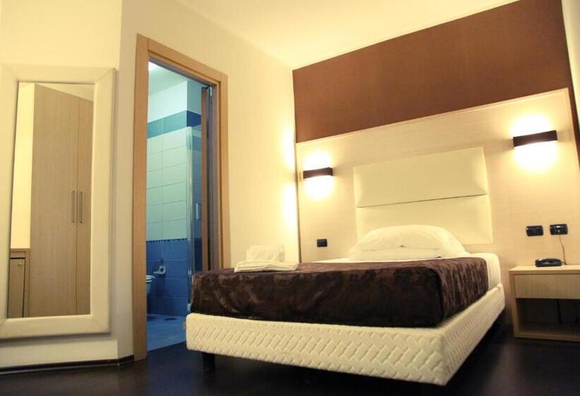 スタンダードシングルルーム, Sogni D Oro Airport