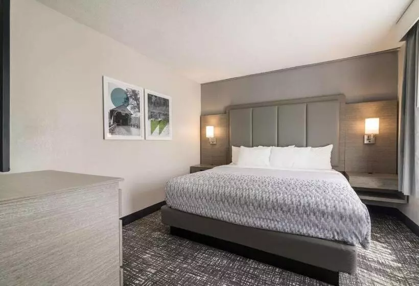 キングサイズベッドのスイートルーム, Best Western Plymouth Innwhite Mountains