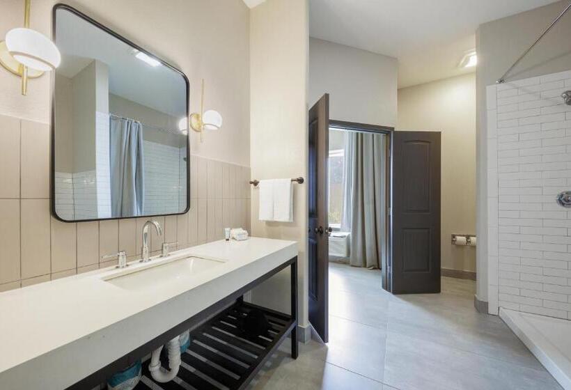 キングサイズベッドのデラックスルーム, Blanco River