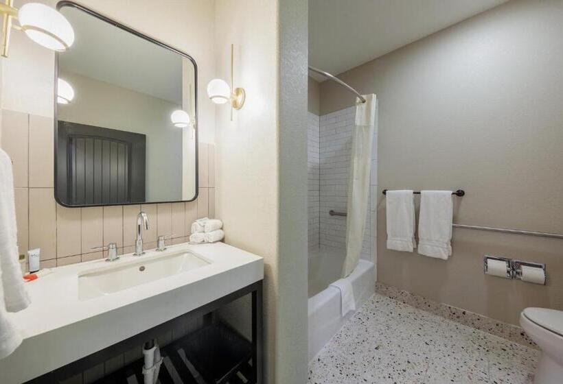 スタンダードルーム, Blanco River