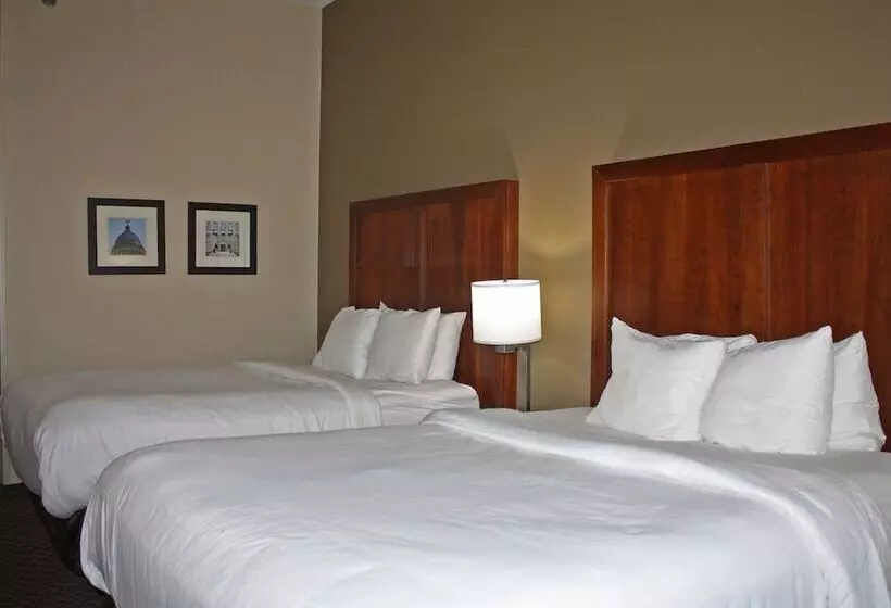 スイート, Comfort Inn & Suites