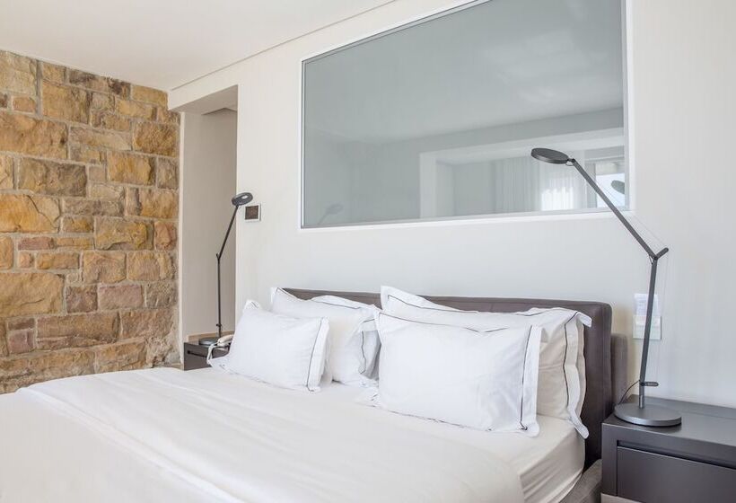 סוויטת ג'וניור נוף לים, Compass House Boutique Hotel   Adults Only