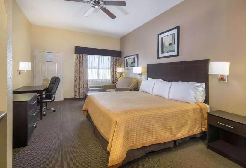 キングサイズベッドのスタンダードルーム, Days Inn By Wyndham Baytown East