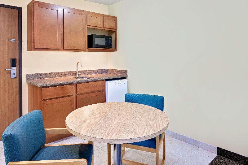 Стандартный Номер Кровать Кинг, Days Inn By Wyndham Cadillac