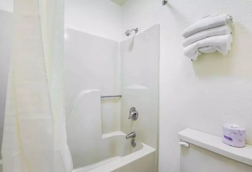 ２ダブルベッドのスタンダードルーム, Econo Lodge & Suites Brinkley