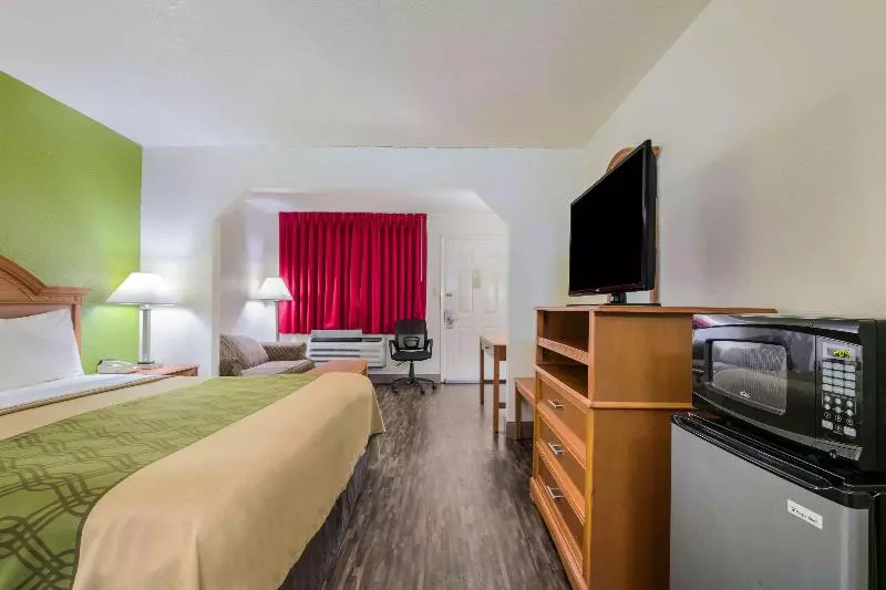 キングサイズベッドのスイートルーム, Econo Lodge & Suites Brinkley
