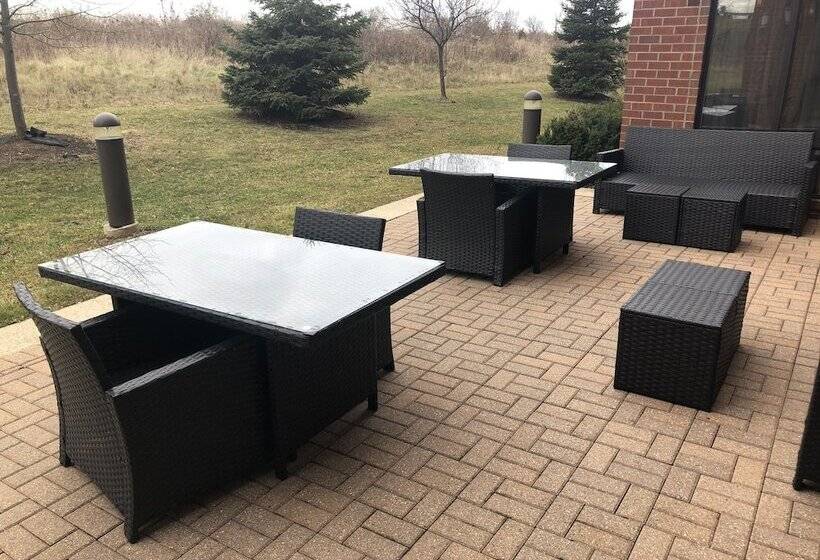 جناح, Holiday Inn Express Hotel & Suites Lansing Dimondale, An Ihg