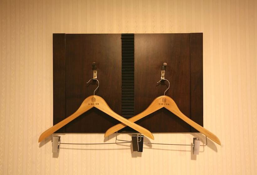 标准间, New World